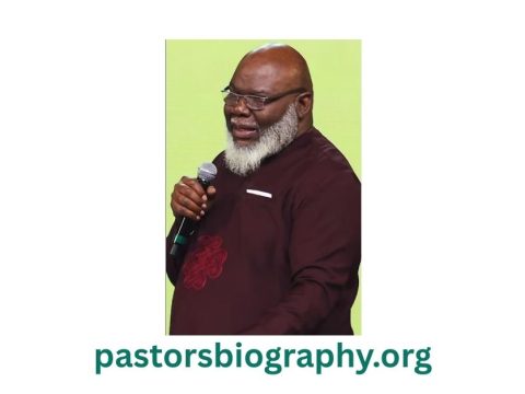 T.D. Jakes Biography: Age, Net Worth, Family, Career and Achievements